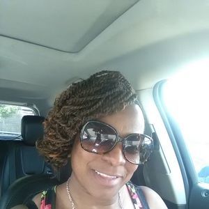 Meet your Posher, Elicia